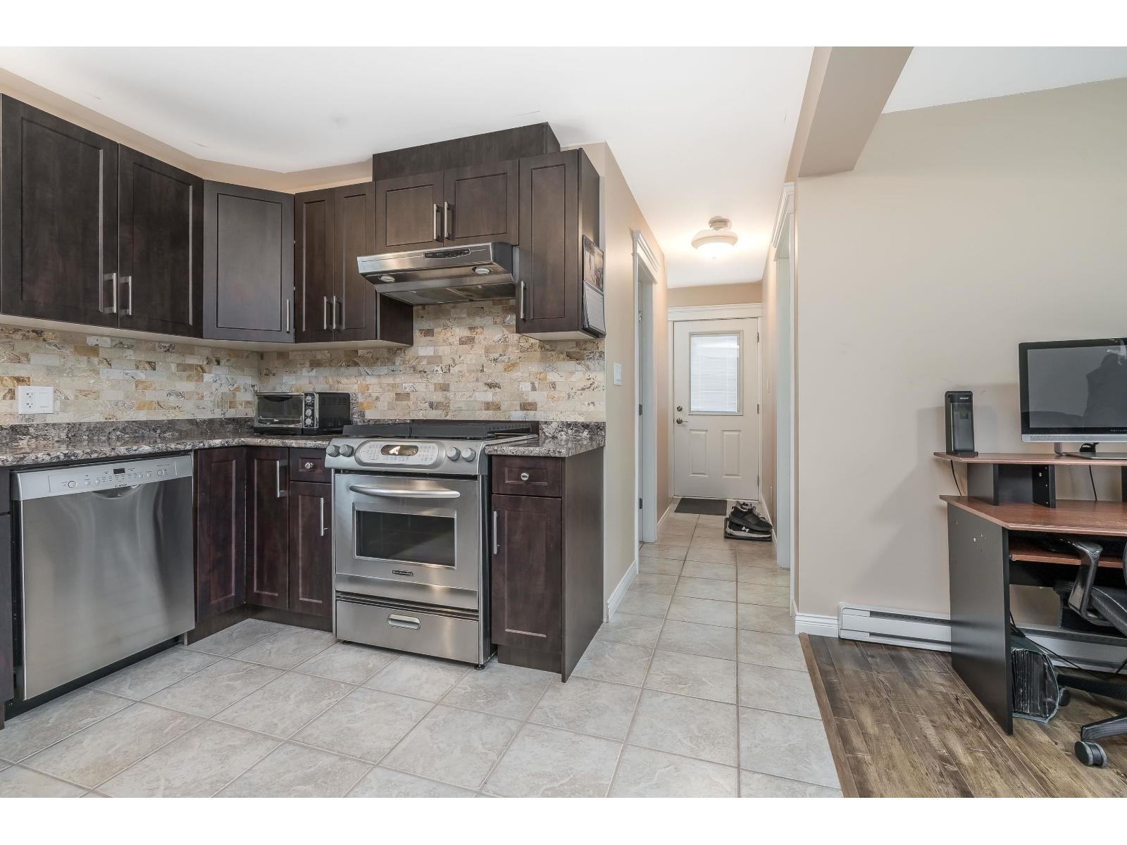 5751 246b Street, Langley, British Columbia  V2Z 1H2 - Photo 32 - R3101266