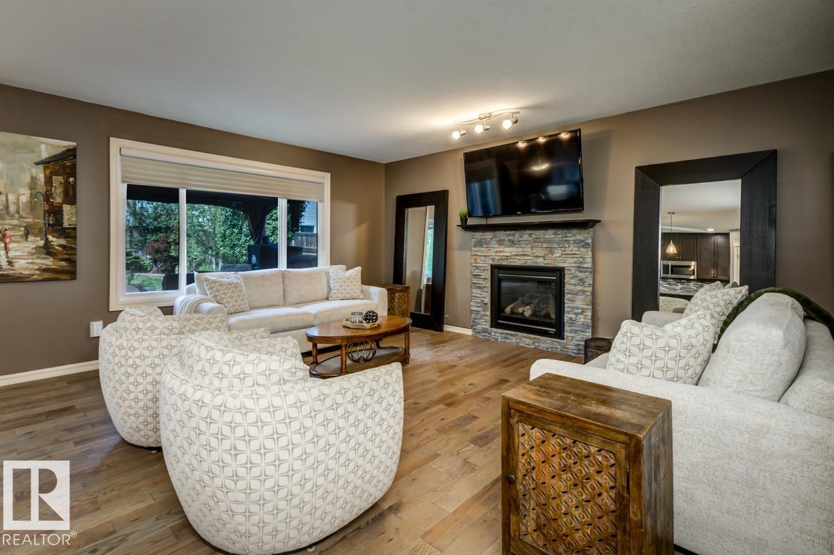 854 Chahley Wy NW, Edmonton, Alberta  T6M 0C7 - Photo 9 - E4502472