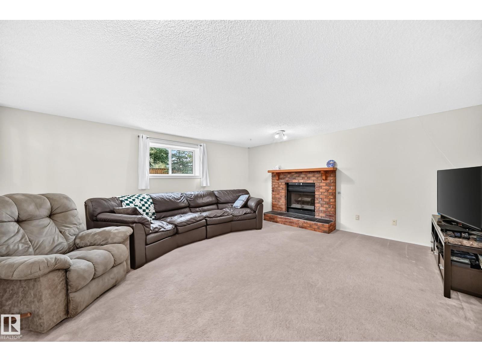2404 37 St NW, Edmonton, Alberta  T6L 6E3 - Photo 15 - E4502474