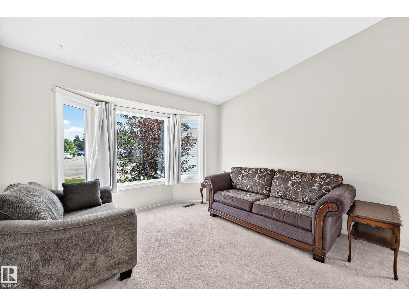 2404 37 St NW, Edmonton, Alberta  T6L 6E3 - Photo 6 - E4502474