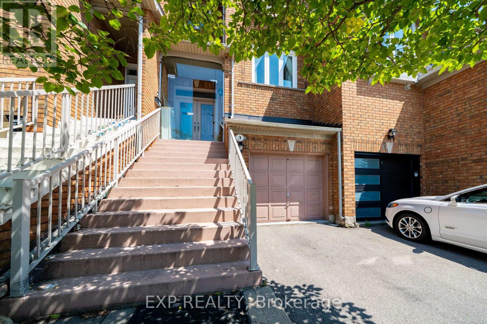 3 Baffin Court, Richmond Hill, Ontario  L4B 4J6 - Photo 4 - N13647284