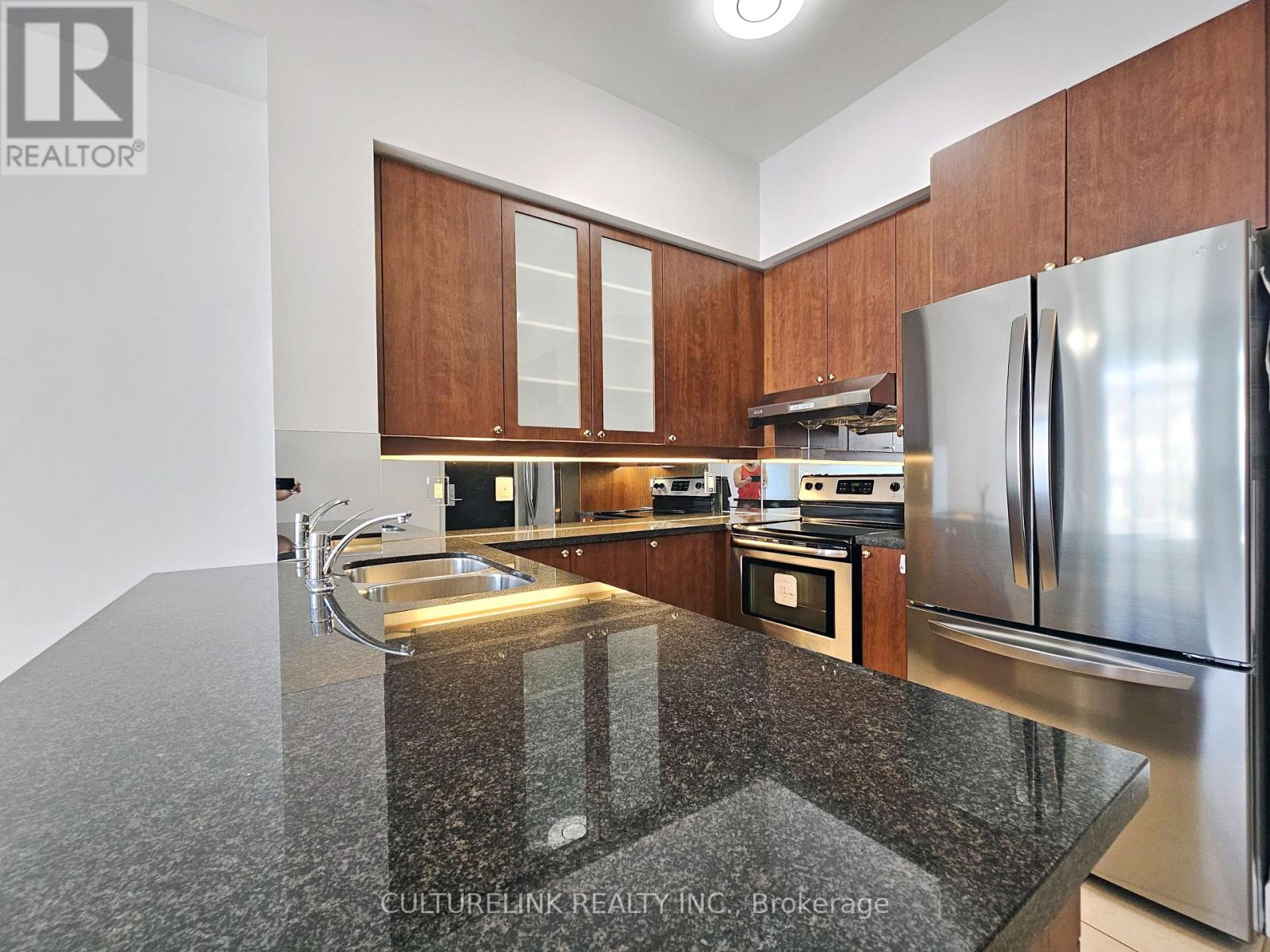 1008 - 111 Upper Duke Crescent, Markham, Ontario  L6B 1N1 - Photo 2 - N13647382