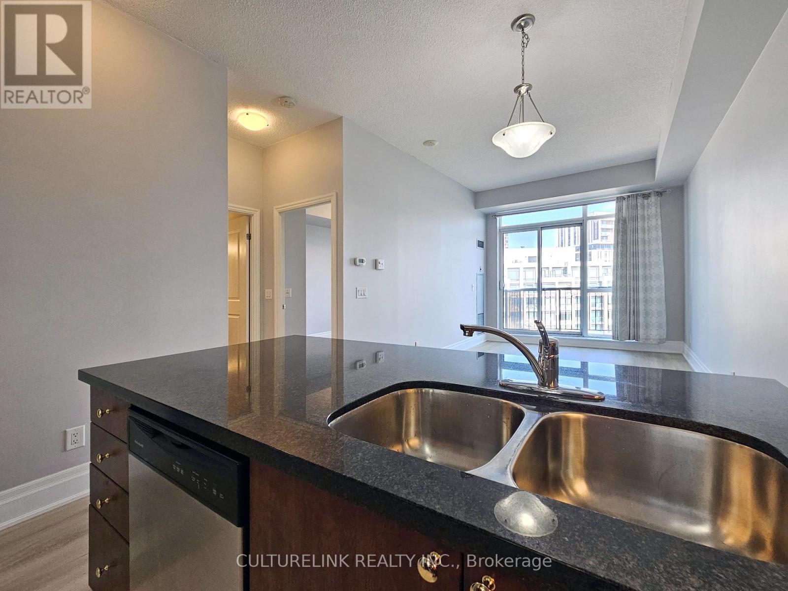 1008 - 111 Upper Duke Crescent, Markham, Ontario  L6B 1N1 - Photo 3 - N13647382