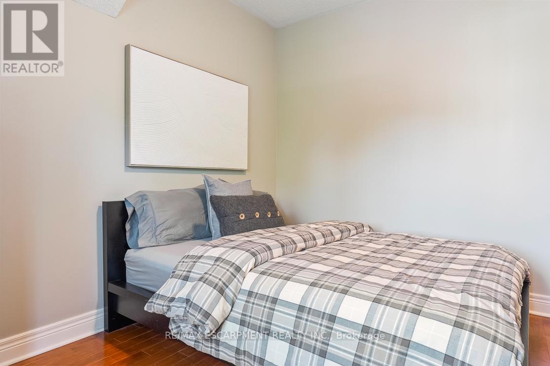 7049 Gaslamp Walk, Mississauga, Ontario  L5W 1A4 - Photo 35 - W13647204
