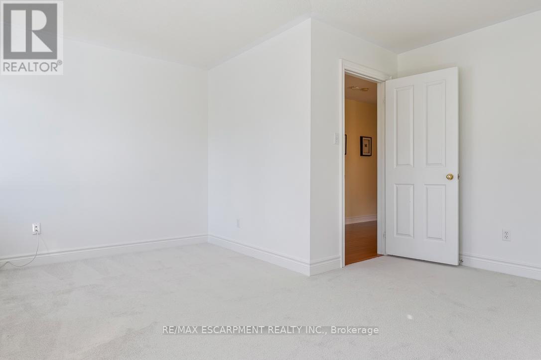 7049 Gaslamp Walk, Mississauga, Ontario  L5W 1A4 - Photo 39 - W13647204