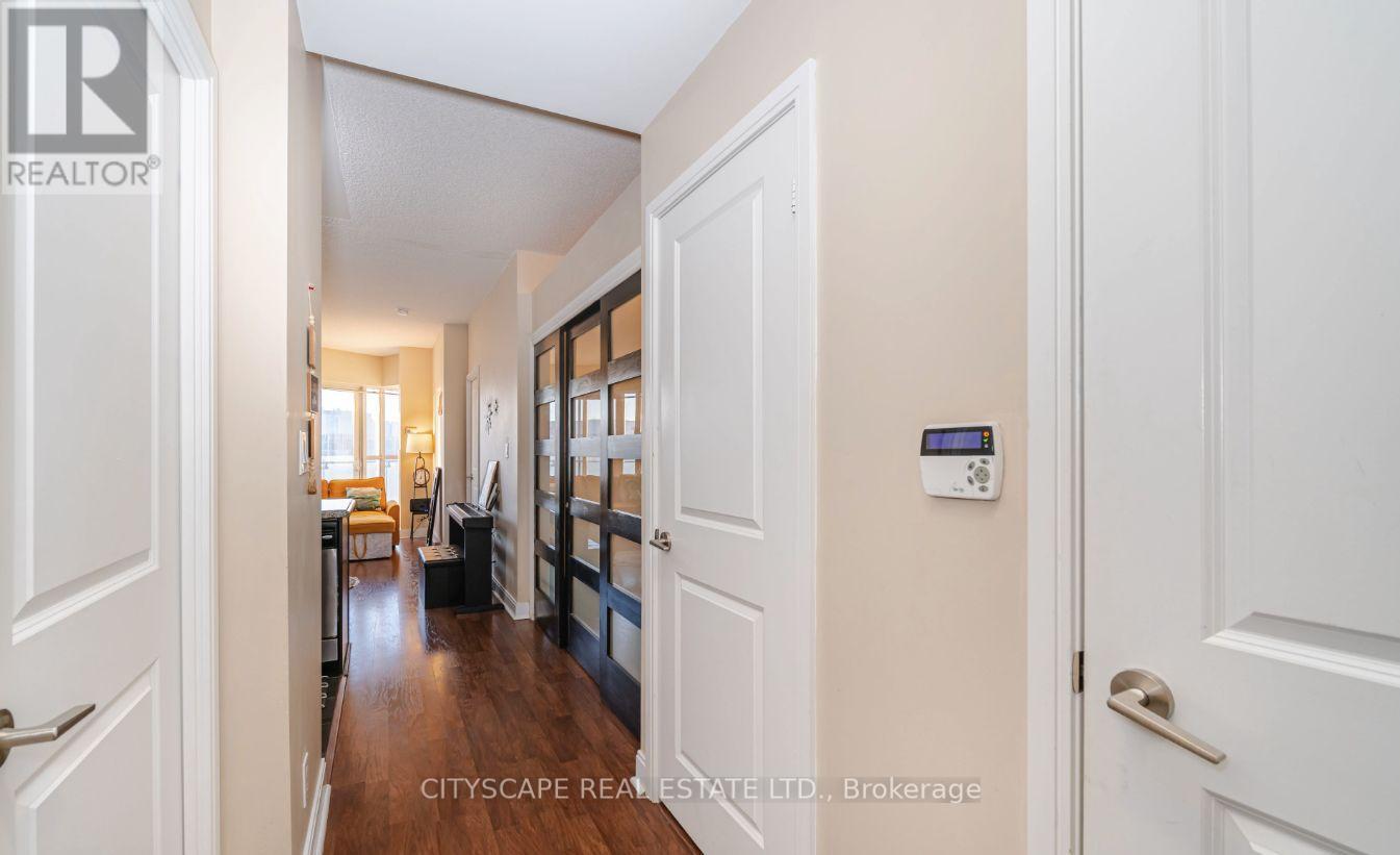 2008 - 50 Absolute Avenue E, Mississauga, Ontario  L5V 0B5 - Photo 7 - W13647228