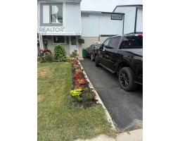 10 GLADSTONE SQUARE, Brampton, Ontario