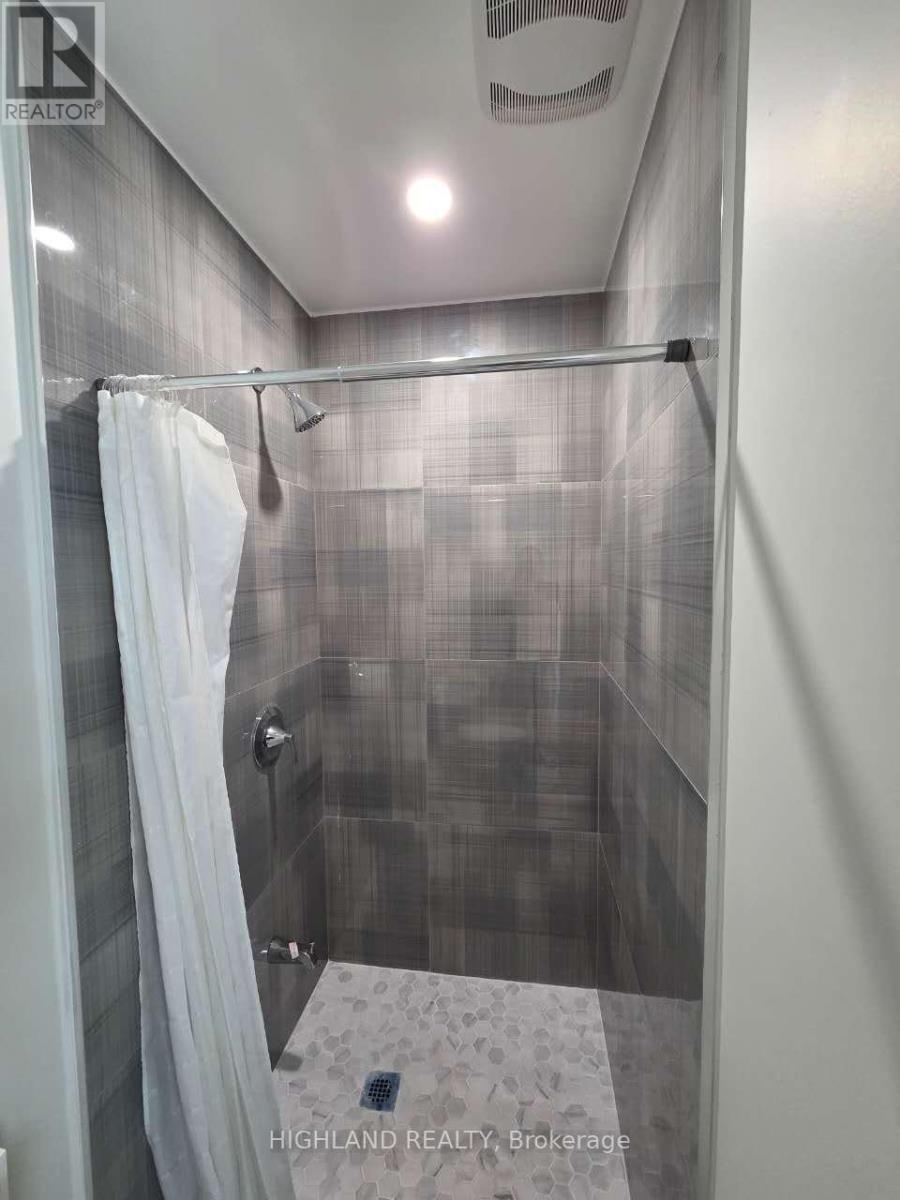 Ground-Floor Room - 252 Hickory Circle, Oakville (Wc Wedgewood Creek), Ontario  L6H 4V2 - Photo 5 - W13647278