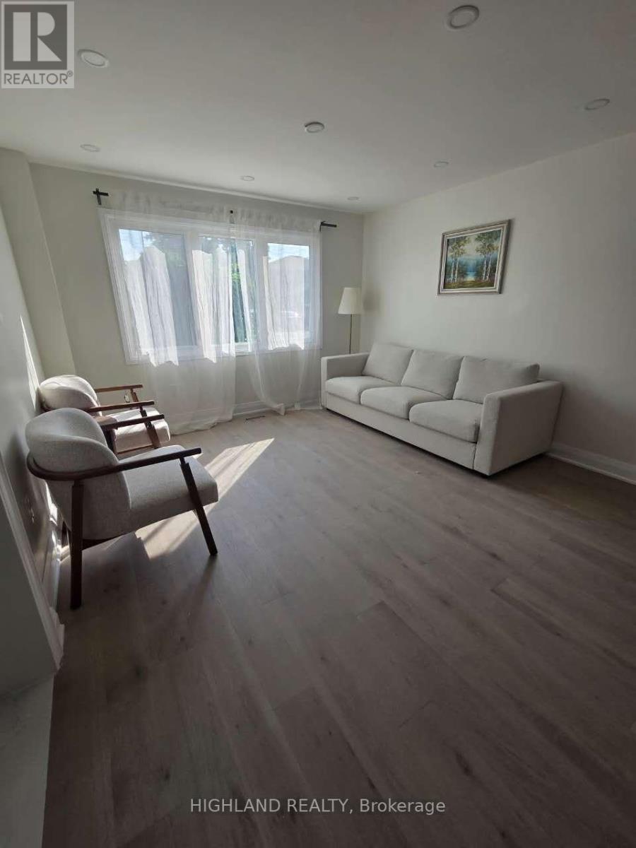 Ground-Floor Room - 252 Hickory Circle, Oakville (Wc Wedgewood Creek), Ontario  L6H 4V2 - Photo 7 - W13647278