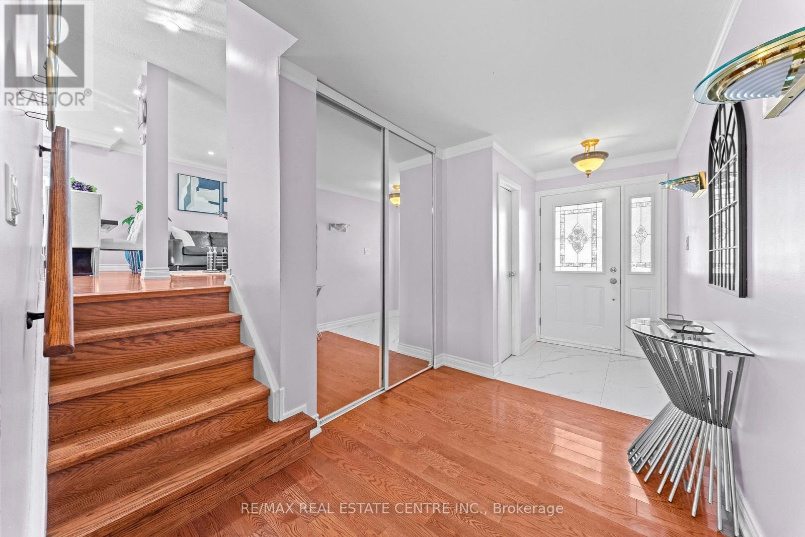 27 Jefferson Road, Brampton, Ontario  L6S 2G6 - Photo 6 - W13647314