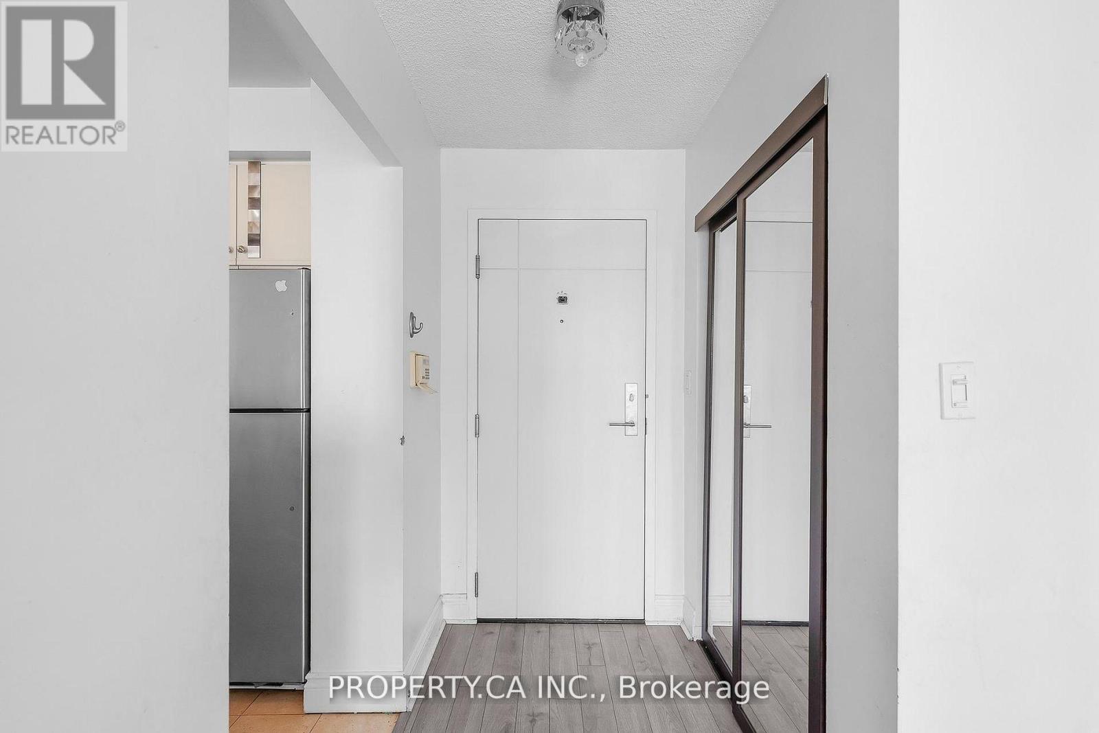 526 - 2267 Lake Shore Boulevard W, Toronto, Ontario  M8V 3X2 - Photo 3 - W13647340