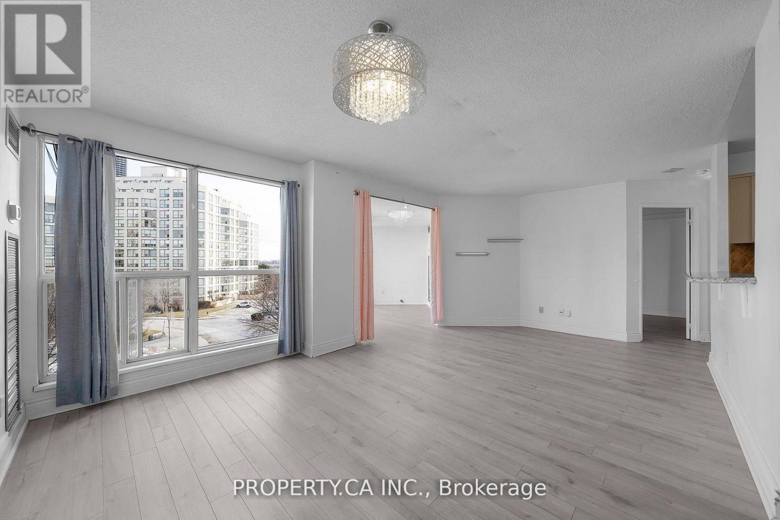 526 - 2267 Lake Shore Boulevard W, Toronto, Ontario  M8V 3X2 - Photo 4 - W13647340