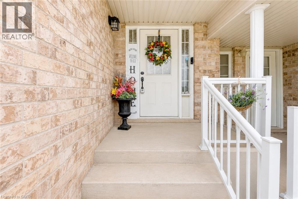 235 Red Clover Court, Kitchener, Ontario  N2E 4J5 - Photo 3 - 40853432