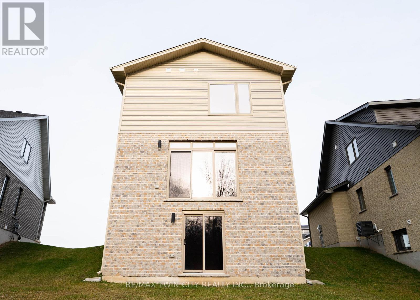 2092 Evans Crescent, London South, Ontario  N6M 0A1 - Photo 2 - X13647254