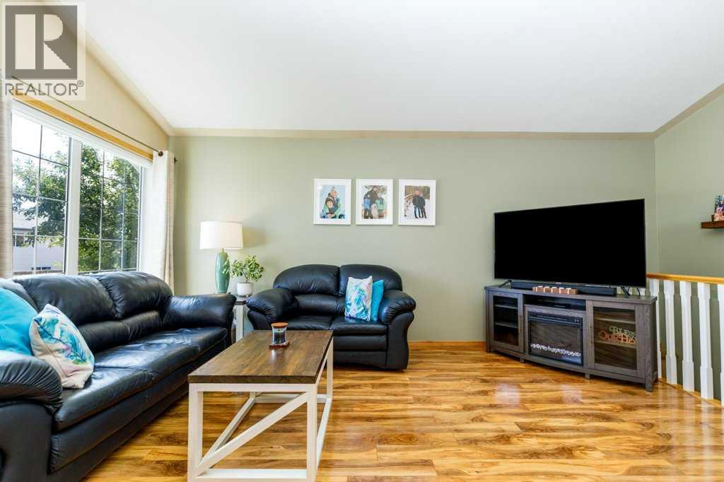 172 Duckering Close, Red Deer, Alberta  T4R 2Z4 - Photo 6 - A2334892