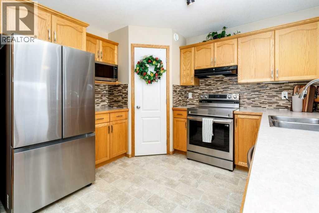 172 Duckering Close, Red Deer, Alberta  T4R 2Z4 - Photo 11 - A2334892