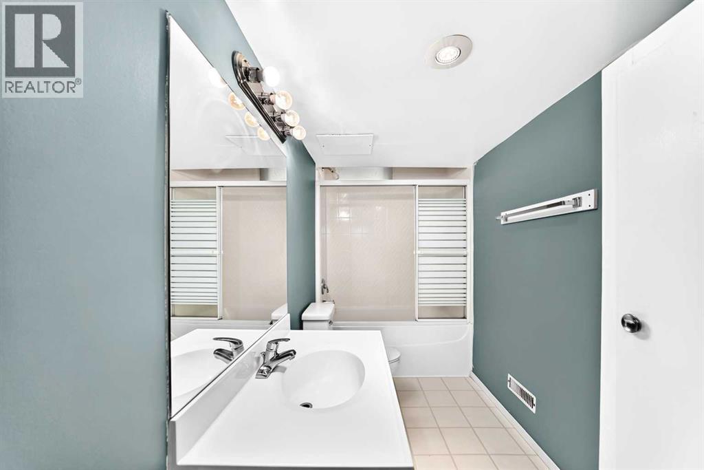 2028 Westmount Road NW, Calgary, Alberta  T2N 3M9 - Photo 34 - A2324541