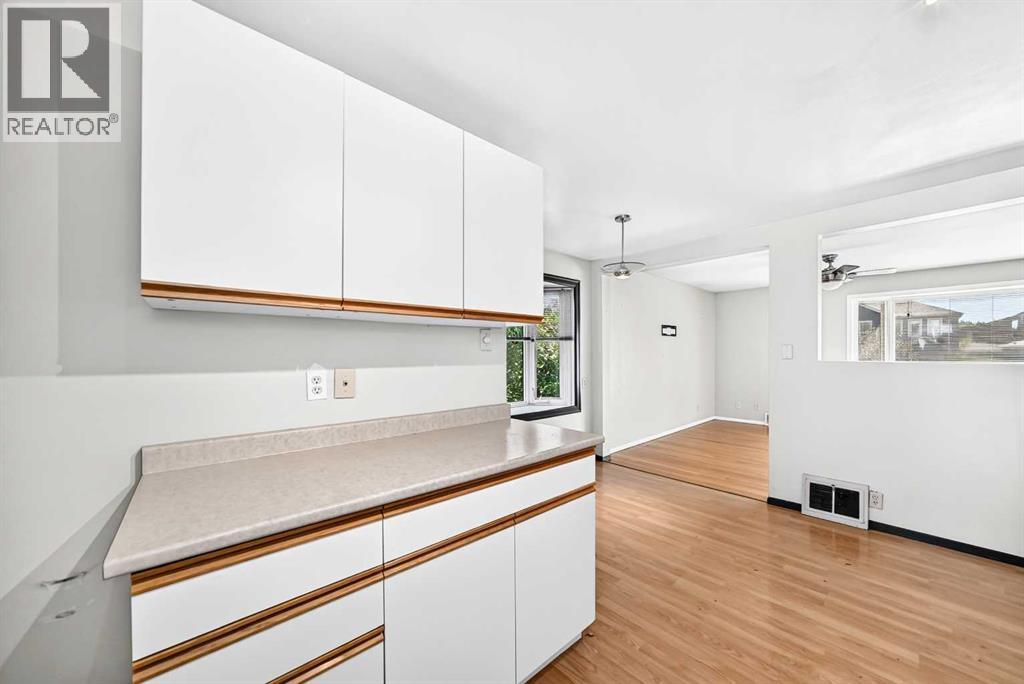 2028 Westmount Road NW, Calgary, Alberta  T2N 3M9 - Photo 7 - A2324541