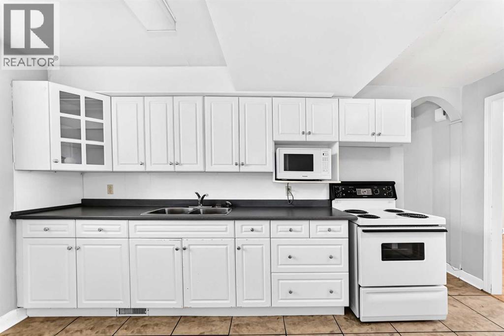 2028 Westmount Road NW, Calgary, Alberta  T2N 3M9 - Photo 23 - A2324541