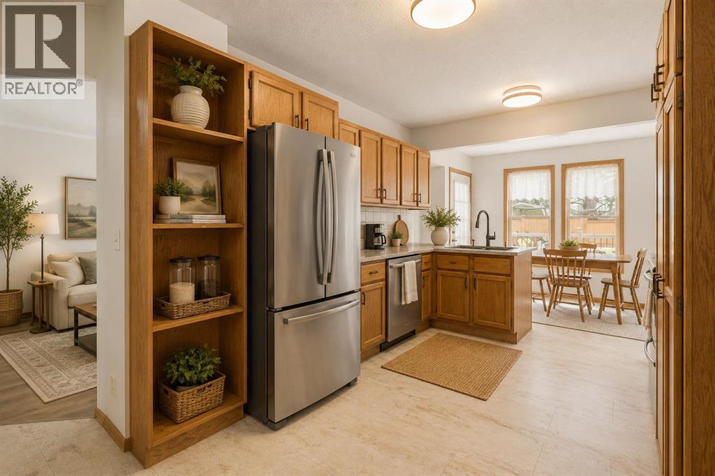 132 Scenic Cove Circle NW, Calgary, Alberta  T3L 1M9 - Photo 6 - A2328553