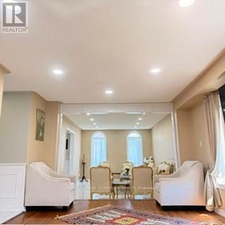 3388 Trelawny Circle, Mississauga, Ontario  L5N 6N6 - Photo 5 - W13647338
