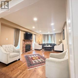 3388 Trelawny Circle, Mississauga, Ontario  L5N 6N6 - Photo 9 - W13647338