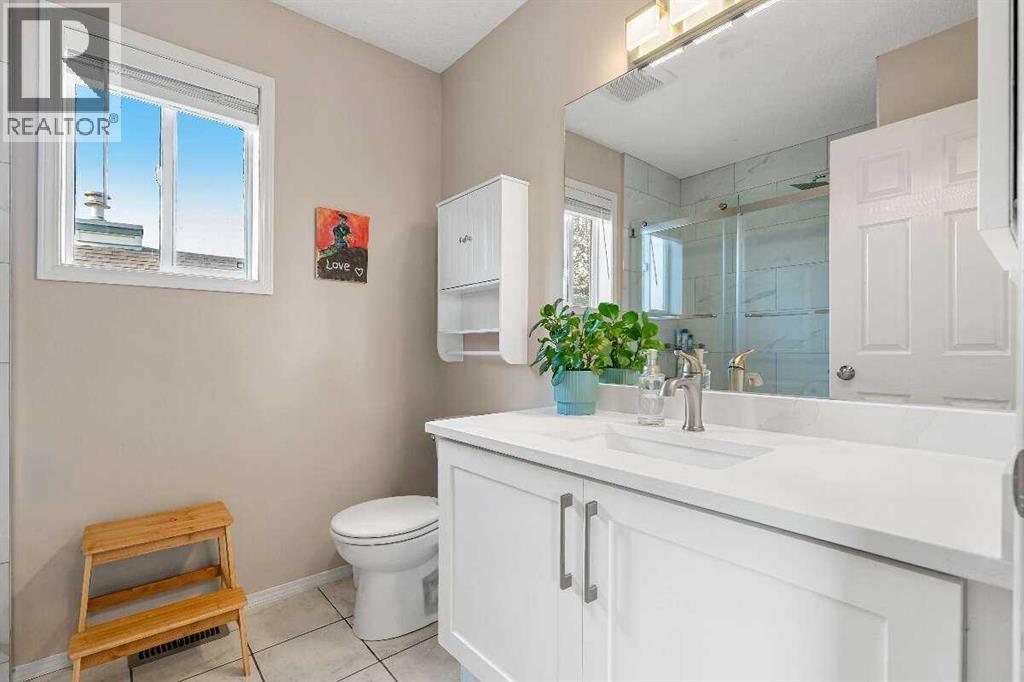 359 Mt Apex Green SE, Calgary, Alberta  T2Z 3B8 - Photo 36 - A2335425