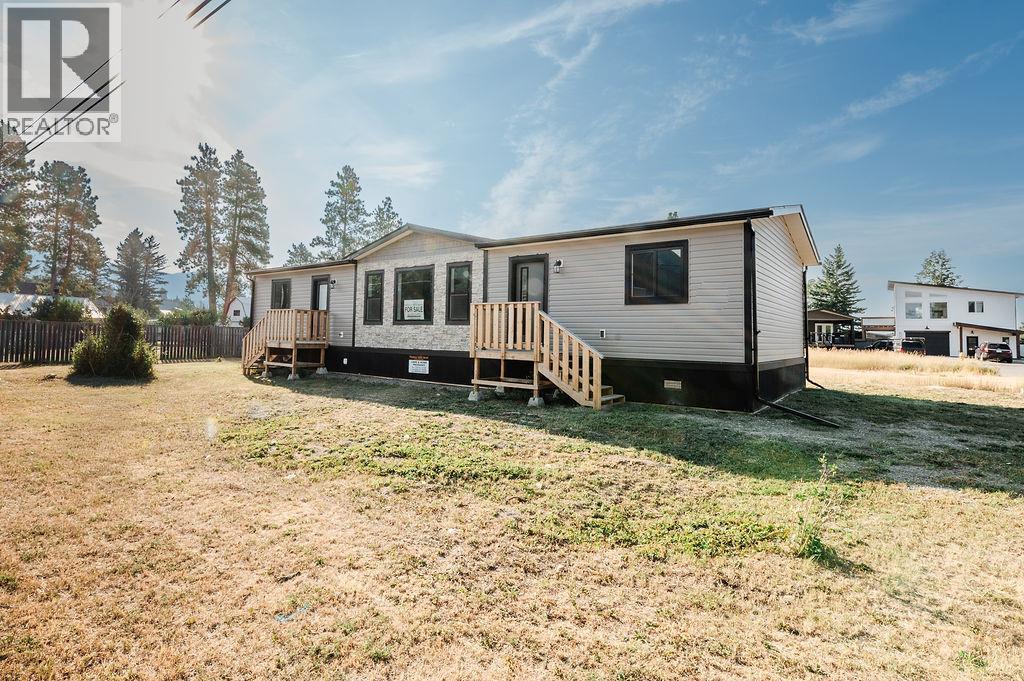 8948 Rundle Place, Canal Flats, British Columbia