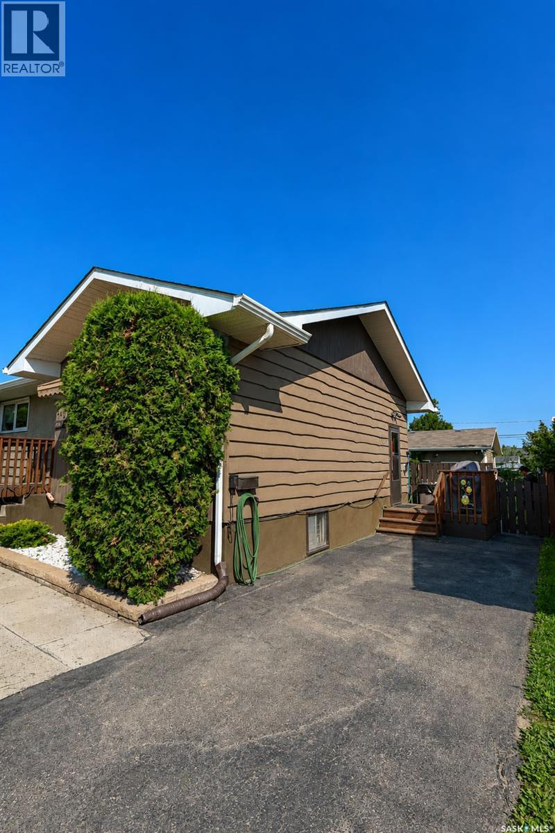 340 28th Street E, Prince Albert, Saskatchewan  S6V 1X4 - Photo 27 - SK044658