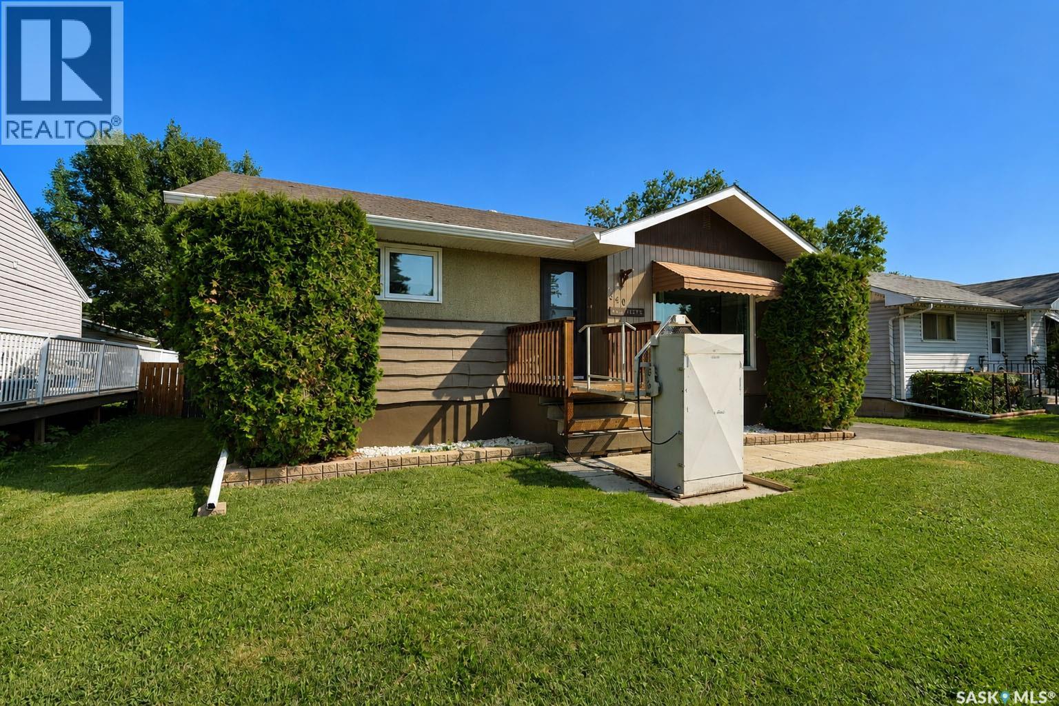 340 28th Street E, Prince Albert, Saskatchewan  S6V 1X4 - Photo 3 - SK044658