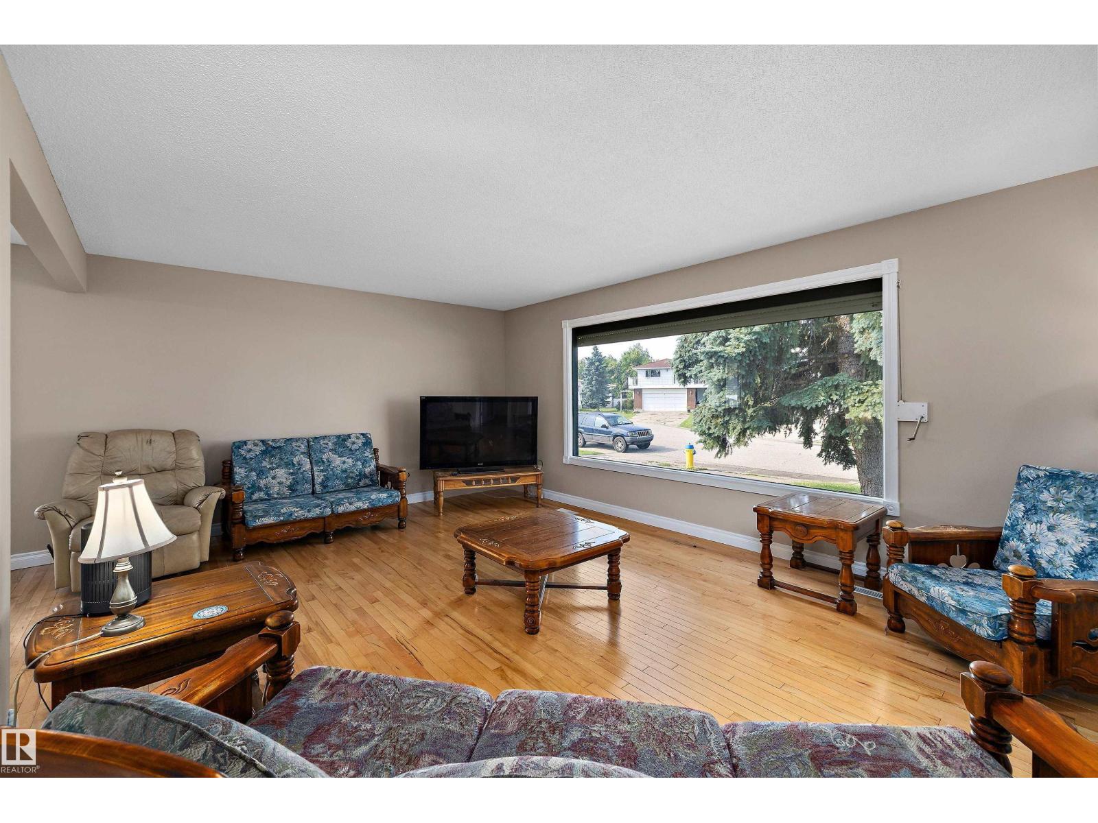 3511 73 St NW, Edmonton, Alberta  T6K 0M2 - Photo 4 - E4502460