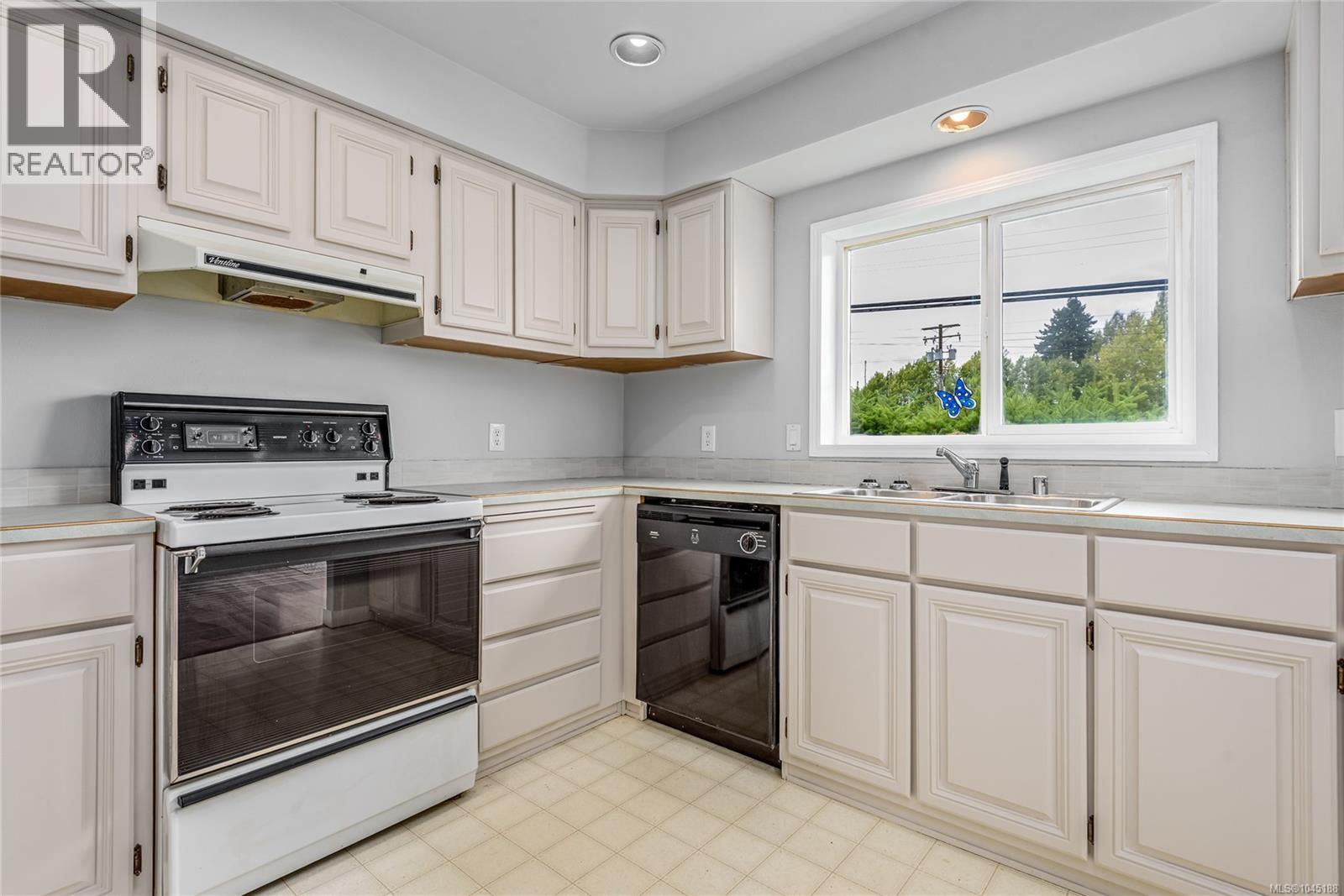 792 12th St, Courtenay, British Columbia  V9N 1V4 - Photo 13 - 1045188