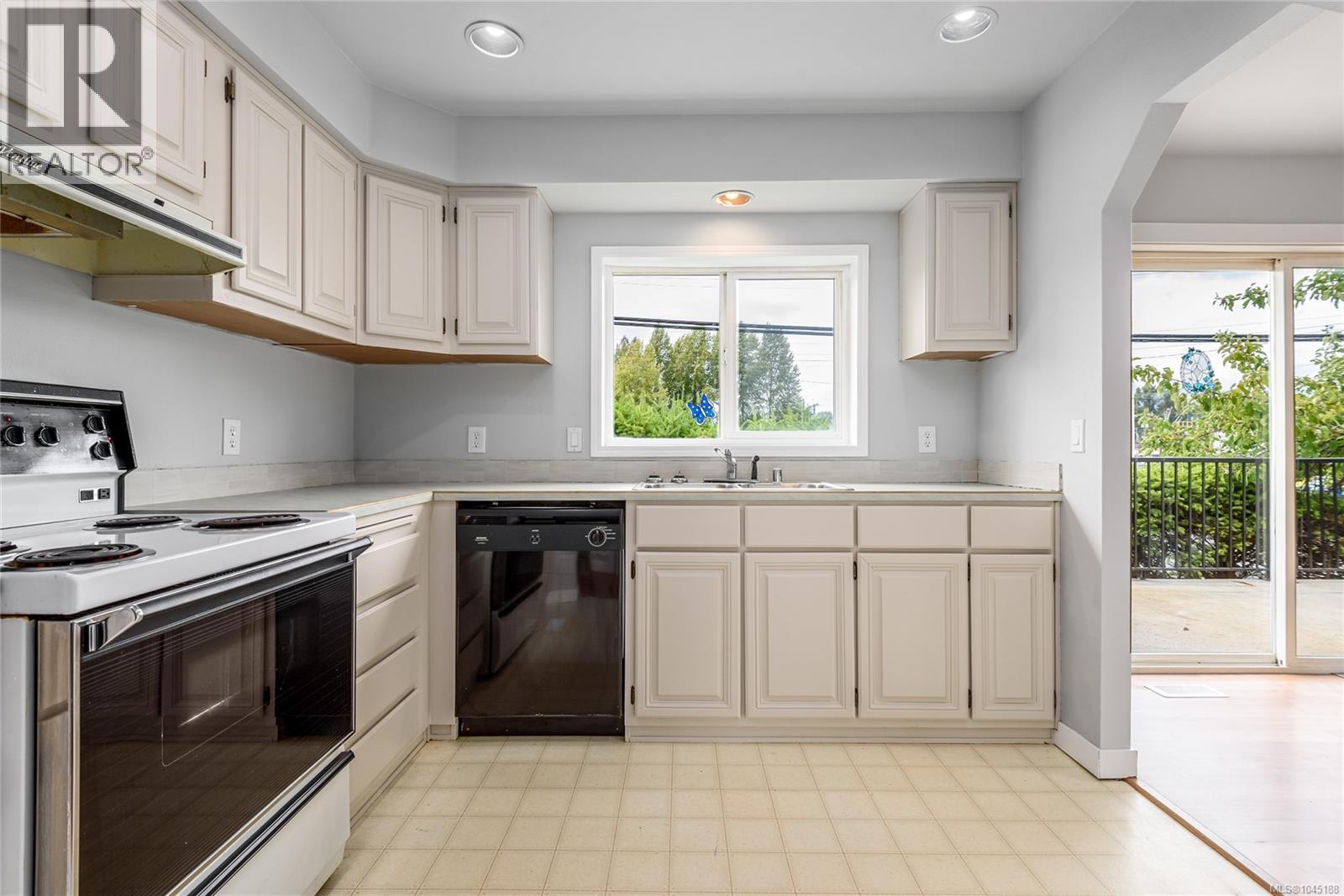 792 12th St, Courtenay, British Columbia  V9N 1V4 - Photo 14 - 1045188