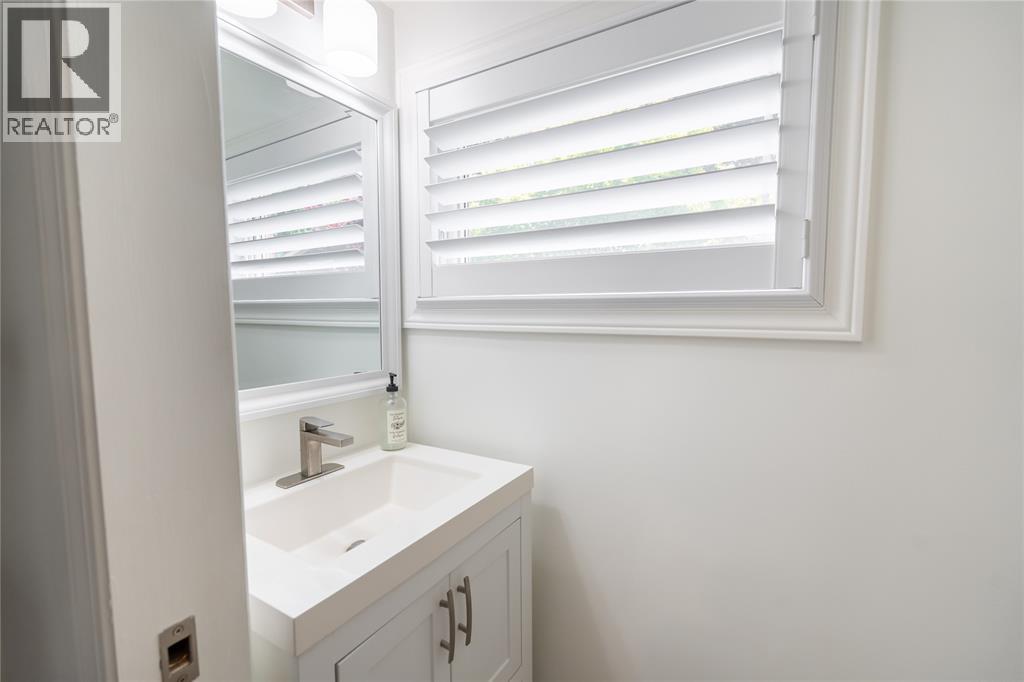 1726 Mills Street, Sarnia, Ontario  N7V 4E5 - Photo 29 - 26019040