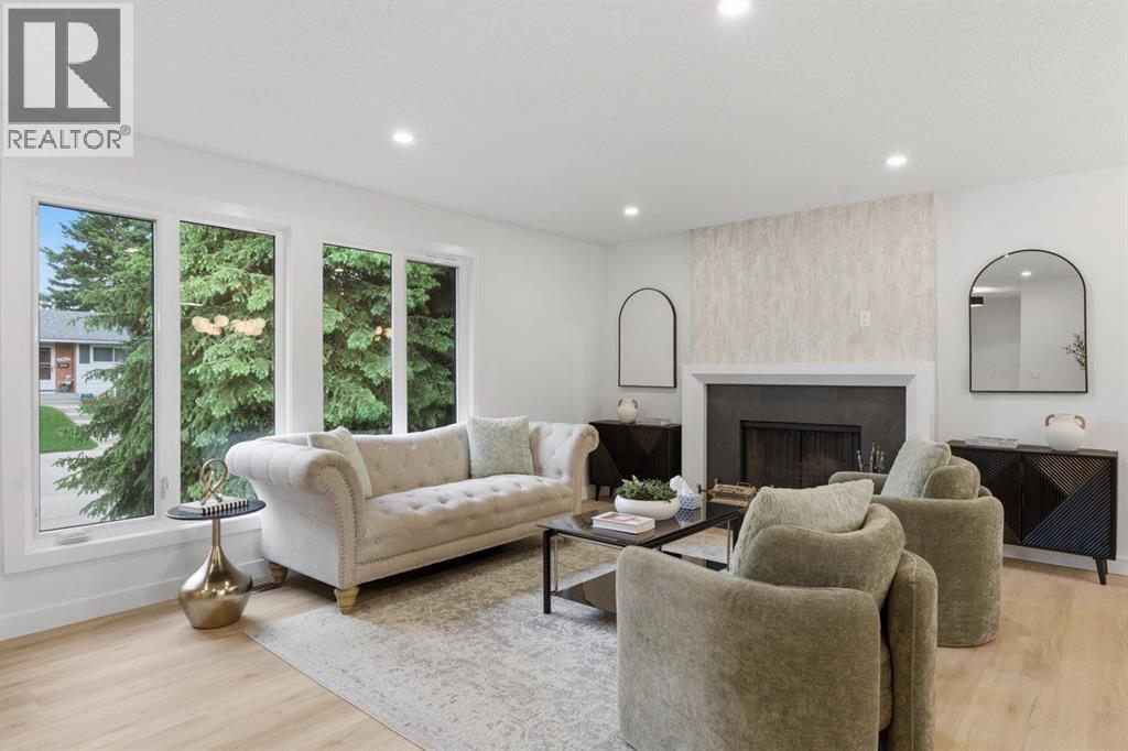4904 Valiant Drive NW, Calgary, Alberta  T3A 1X2 - Photo 3 - A2327866