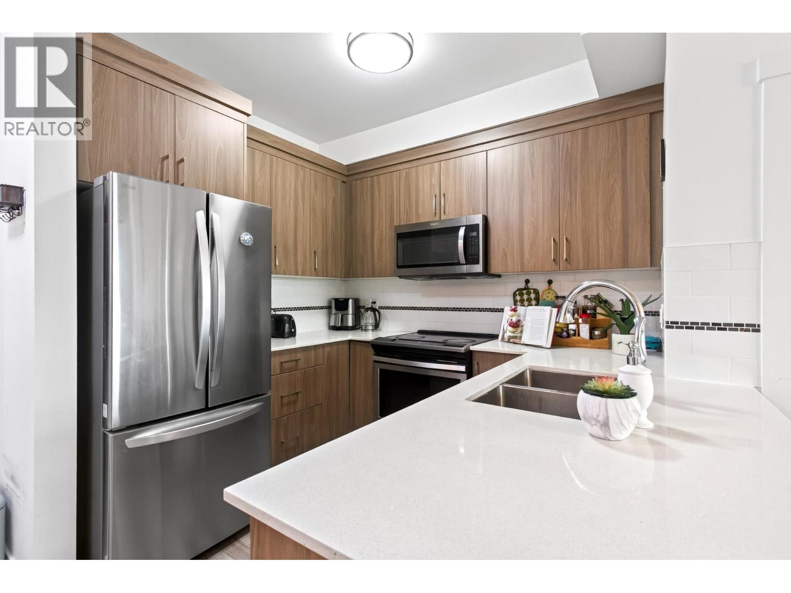 401 22577 Royal Crescent, Maple Ridge, British Columbia  V2X 2M2 - Photo 15 - R3153426