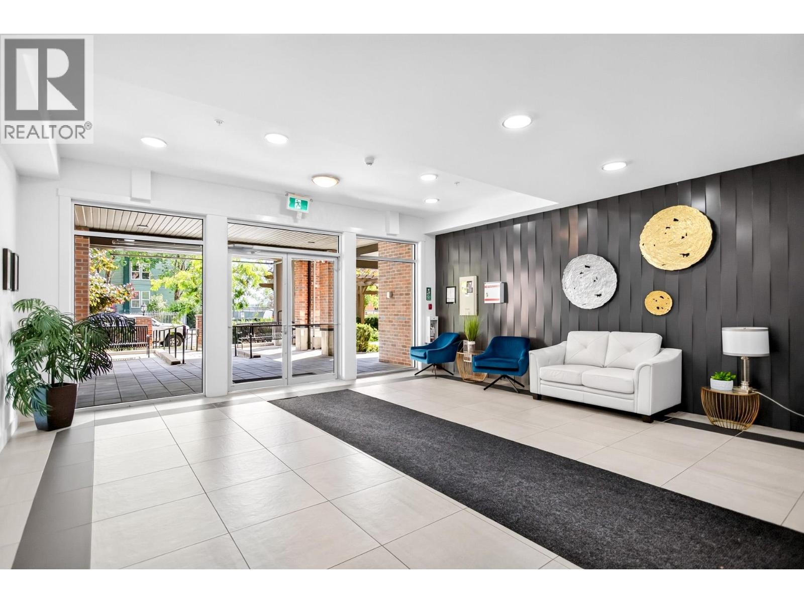401 22577 Royal Crescent, Maple Ridge, British Columbia  V2X 2M2 - Photo 4 - R3153426