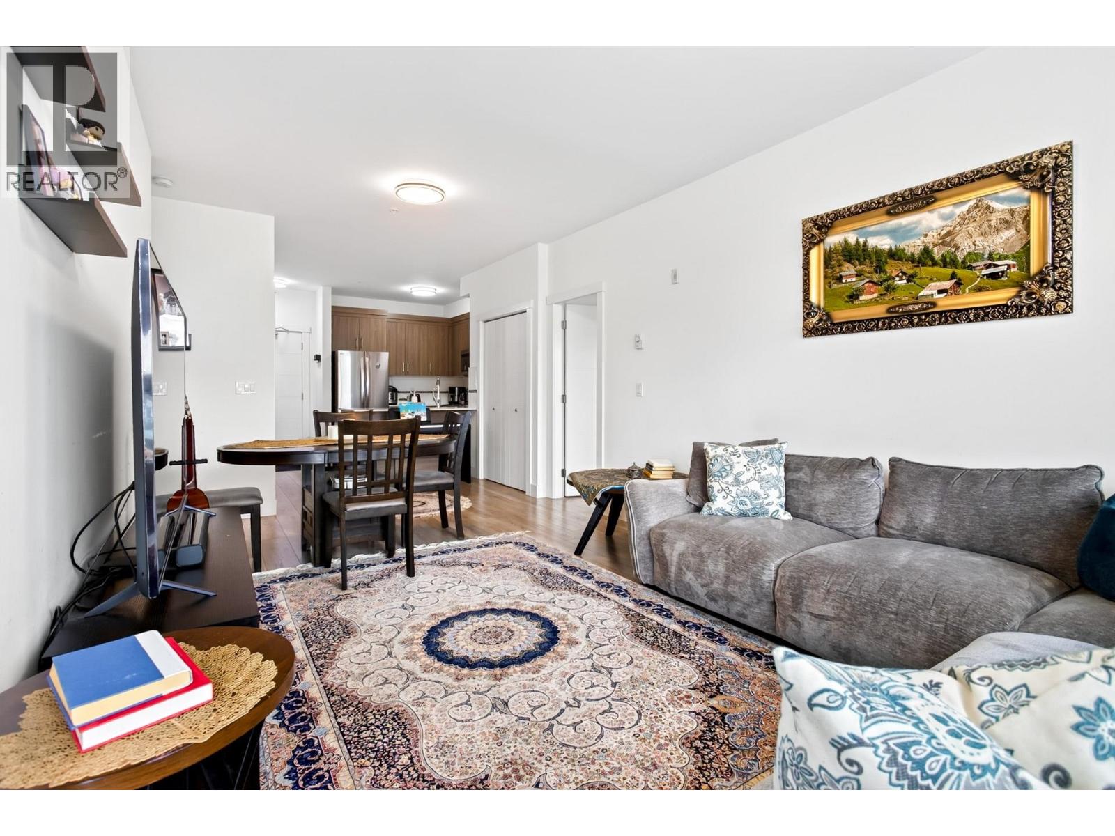 401 22577 Royal Crescent, Maple Ridge, British Columbia  V2X 2M2 - Photo 5 - R3153426