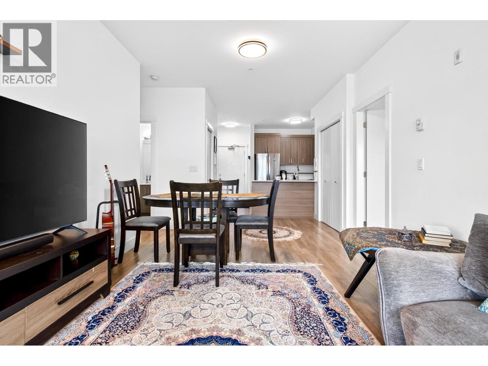 401 22577 Royal Crescent, Maple Ridge, British Columbia  V2X 2M2 - Photo 6 - R3153426
