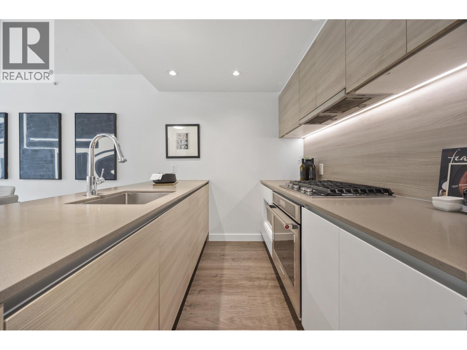 Th2 988 Quayside Drive, New Westminster, British Columbia  V3M 0L5 - Photo 10 - R3153429