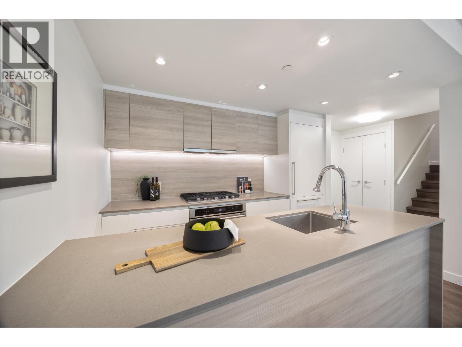 Th2 988 Quayside Drive, New Westminster, British Columbia  V3M 0L5 - Photo 8 - R3153429