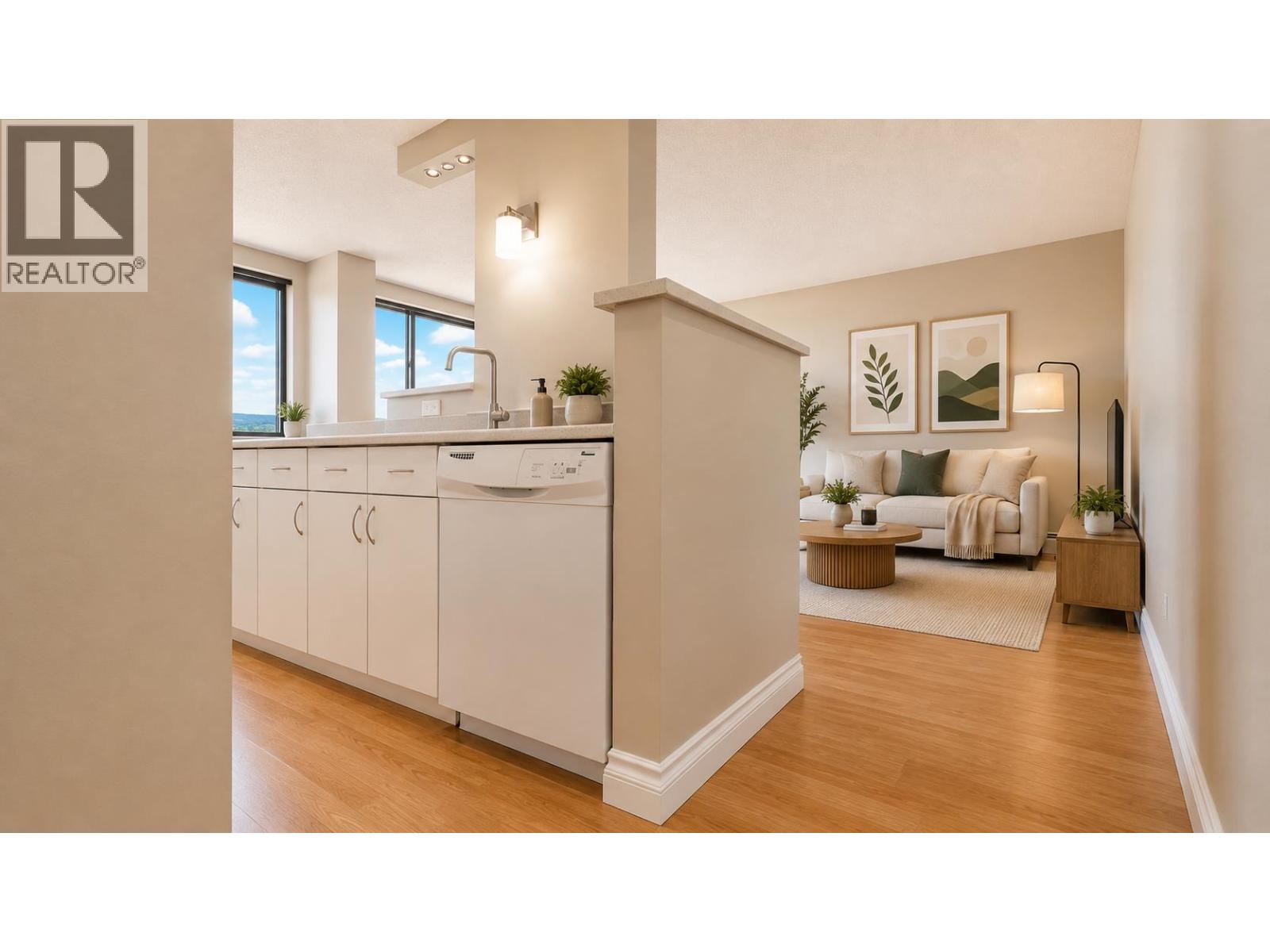 1607 145 St. Georges Avenue, North Vancouver, British Columbia  V7L 3G8 - Photo 9 - R3153444