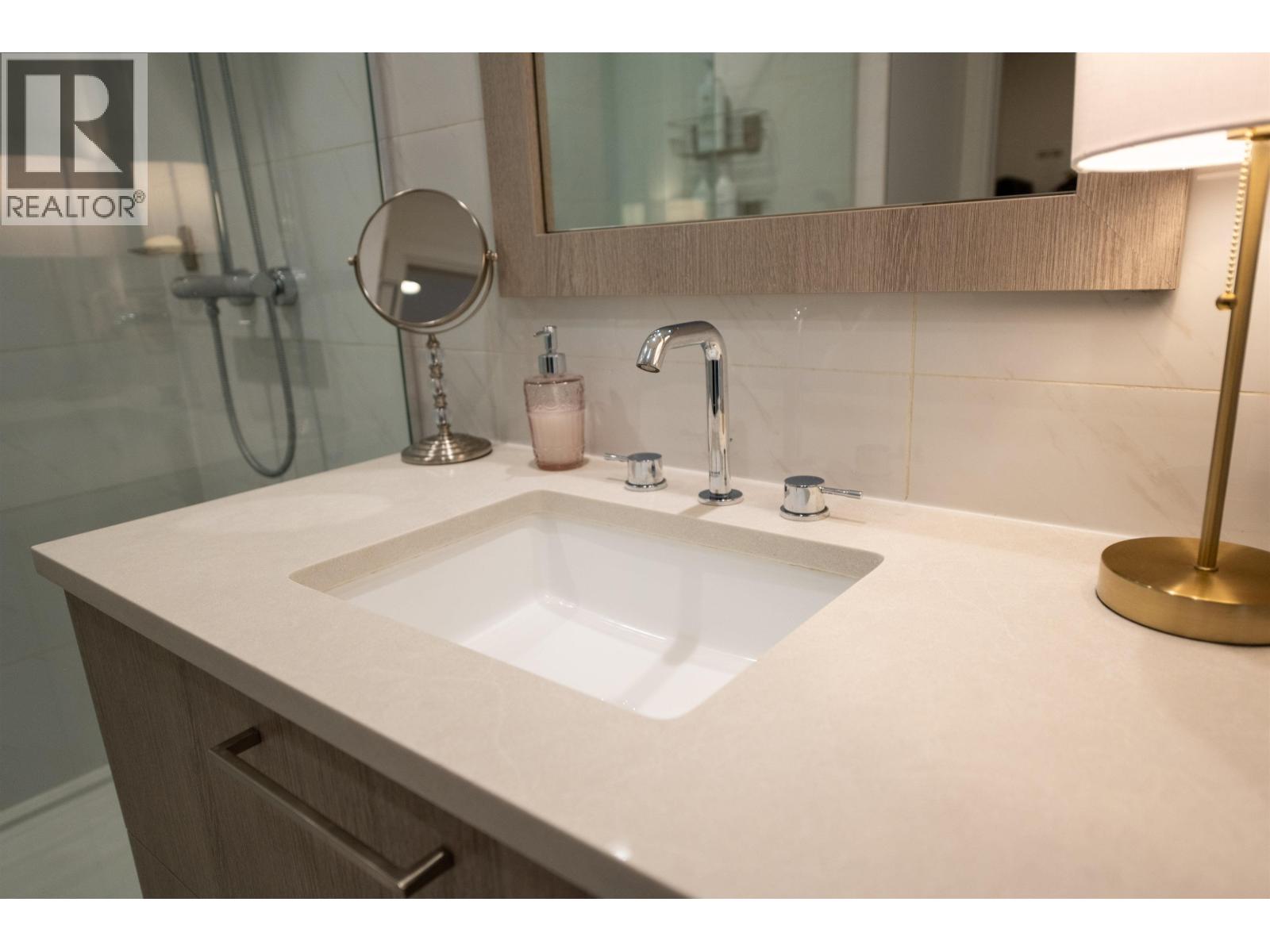 214 707 3rd Street East, North Vancouver, British Columbia  V7L 1G8 - Photo 27 - R3153468