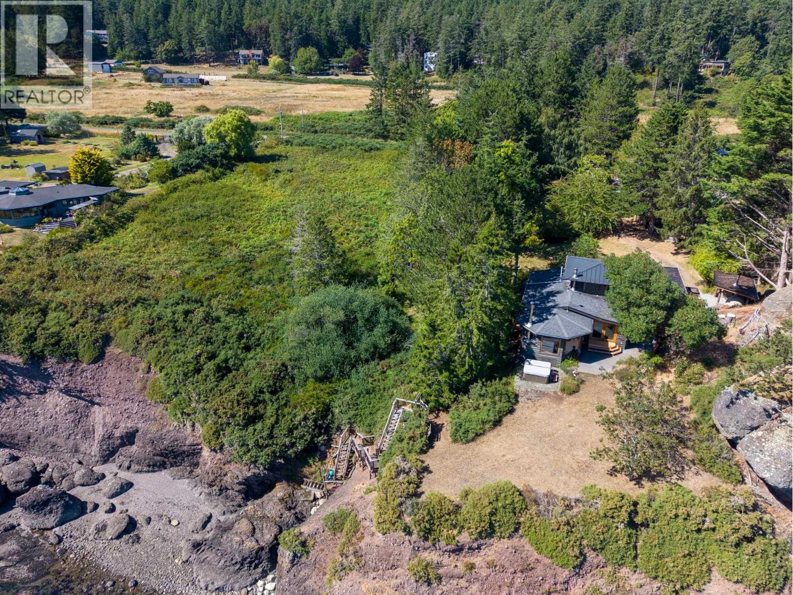 9919 Southlands Drive, Pender Island, British Columbia V0N 2M3 - Photo 2 - R3153399
