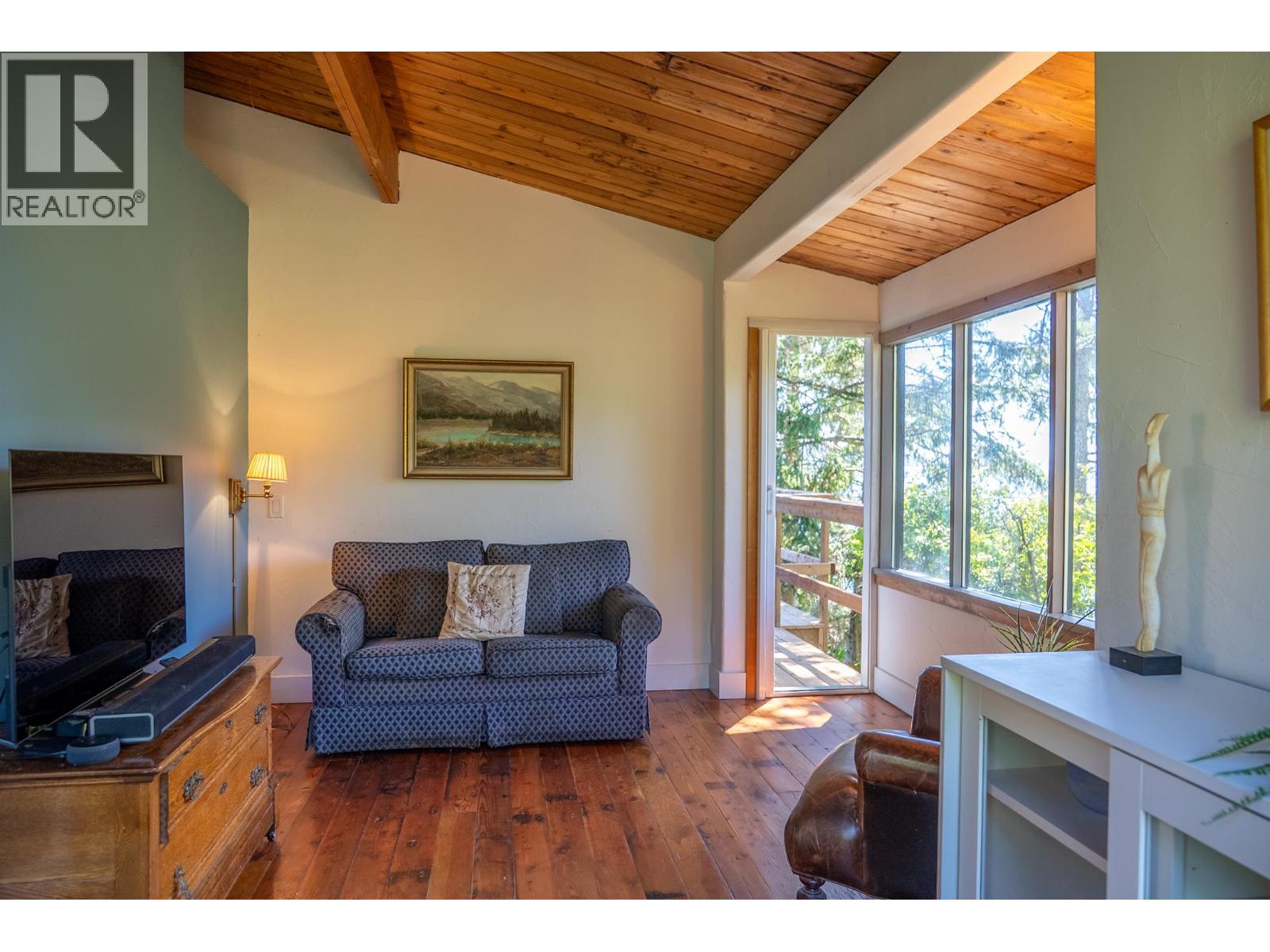 9919 Southlands Drive, Pender Island, British Columbia V0N 2M3 - Photo 20 - R3153399
