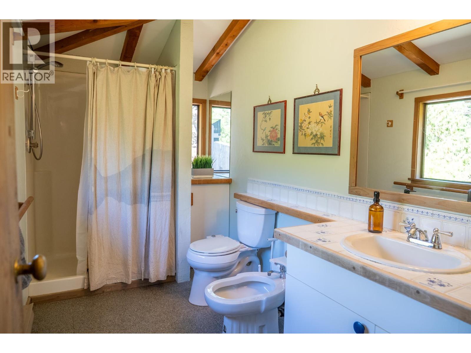 9919 Southlands Drive, Pender Island, British Columbia V0N 2M3 - Photo 24 - R3153399