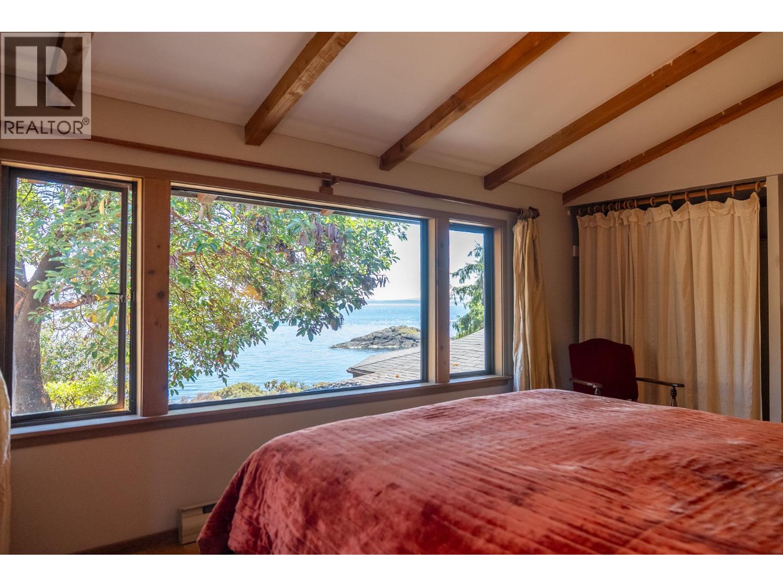 9919 Southlands Drive, Pender Island, British Columbia V0N 2M3 - Photo 26 - R3153399
