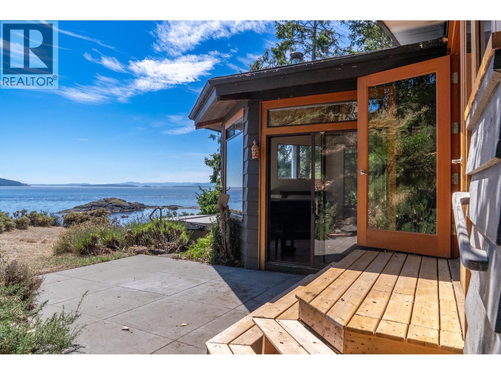 9919 Southlands Drive, Pender Island, British Columbia V0N 2M3 - Photo 29 - R3153399