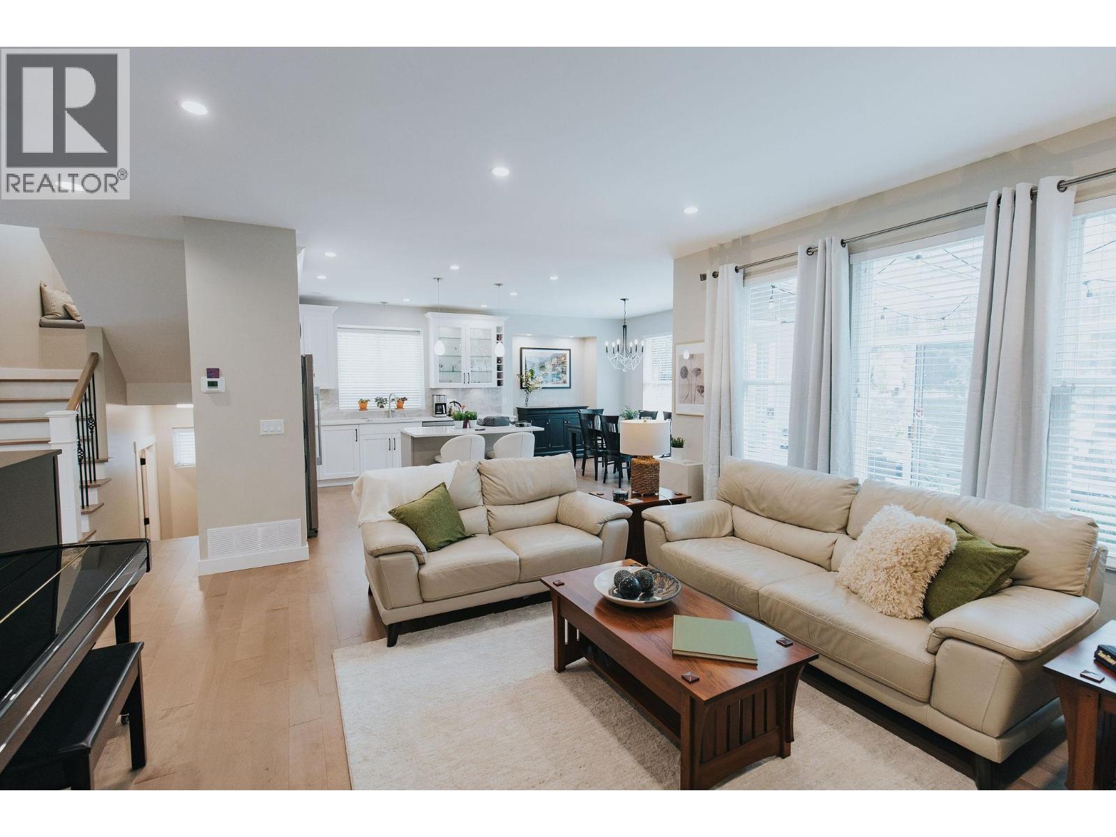 164 Sycamore Drive, Port Moody, British Columbia V3H 0C5 - Photo 4 - R3153437