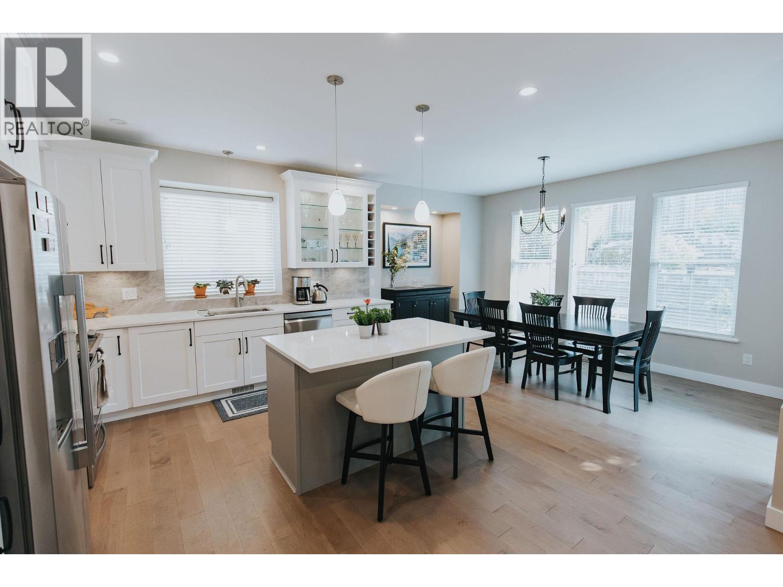 164 Sycamore Drive, Port Moody, British Columbia V3H 0C5 - Photo 5 - R3153437